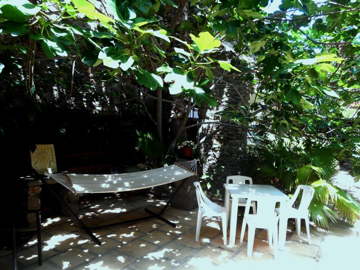 Logis De La Meschaussee, Dans Donjon Du Xie Siecle Canet  Dış mekan fotoğraf