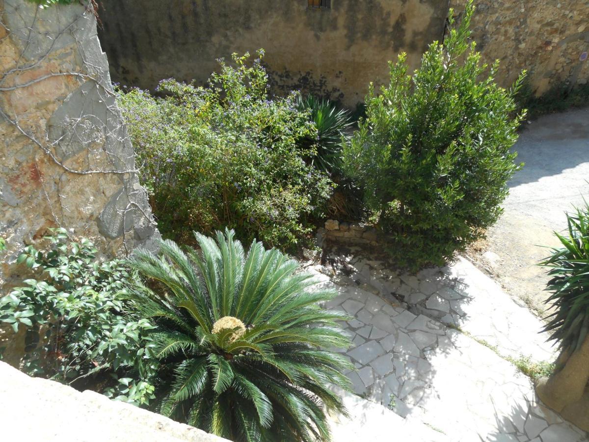 Logis De La Meschaussee, Dans Donjon Du Xie Siecle Canet  Dış mekan fotoğraf