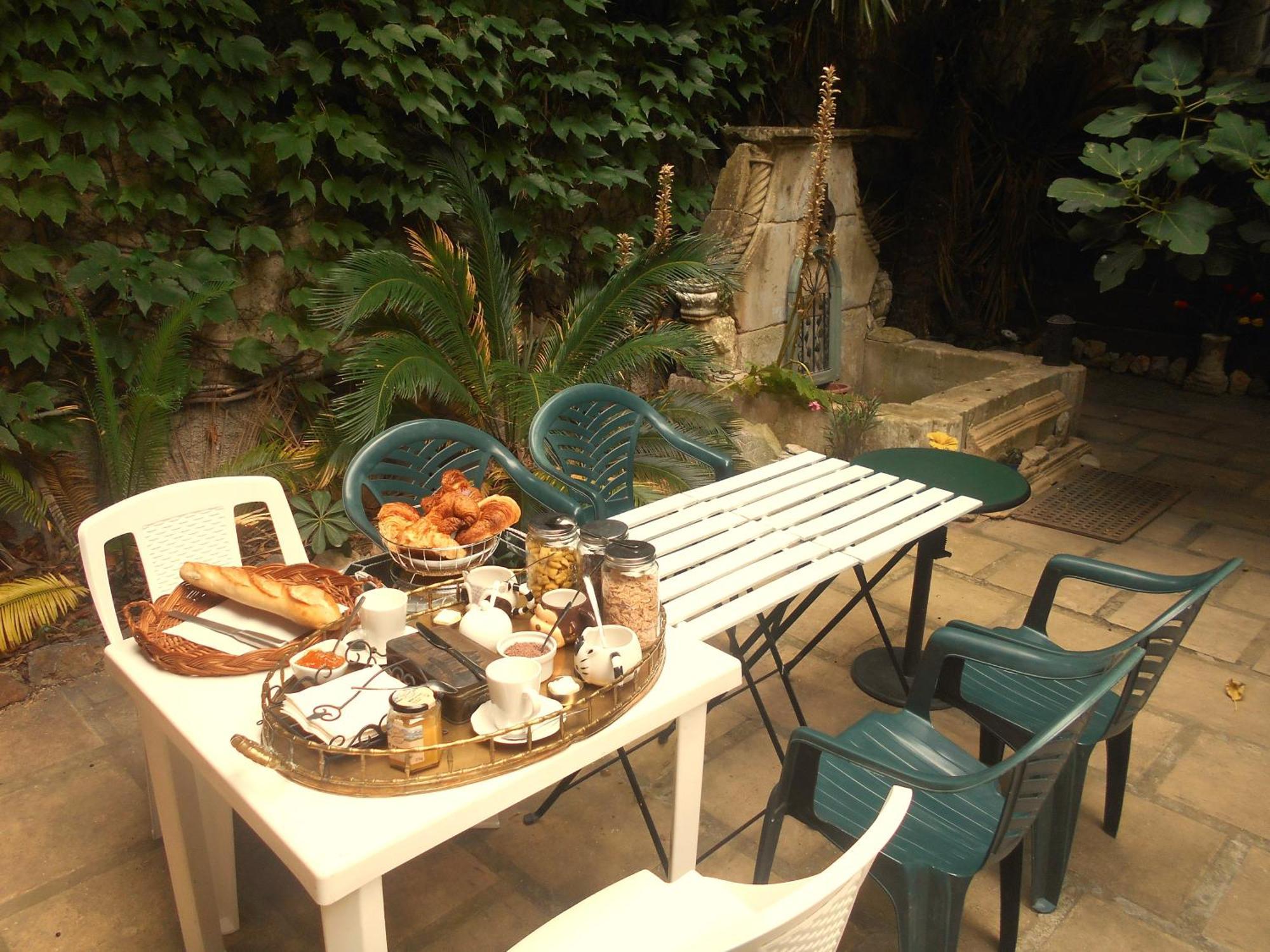 Logis De La Meschaussee, Dans Donjon Du Xie Siecle Canet  Dış mekan fotoğraf